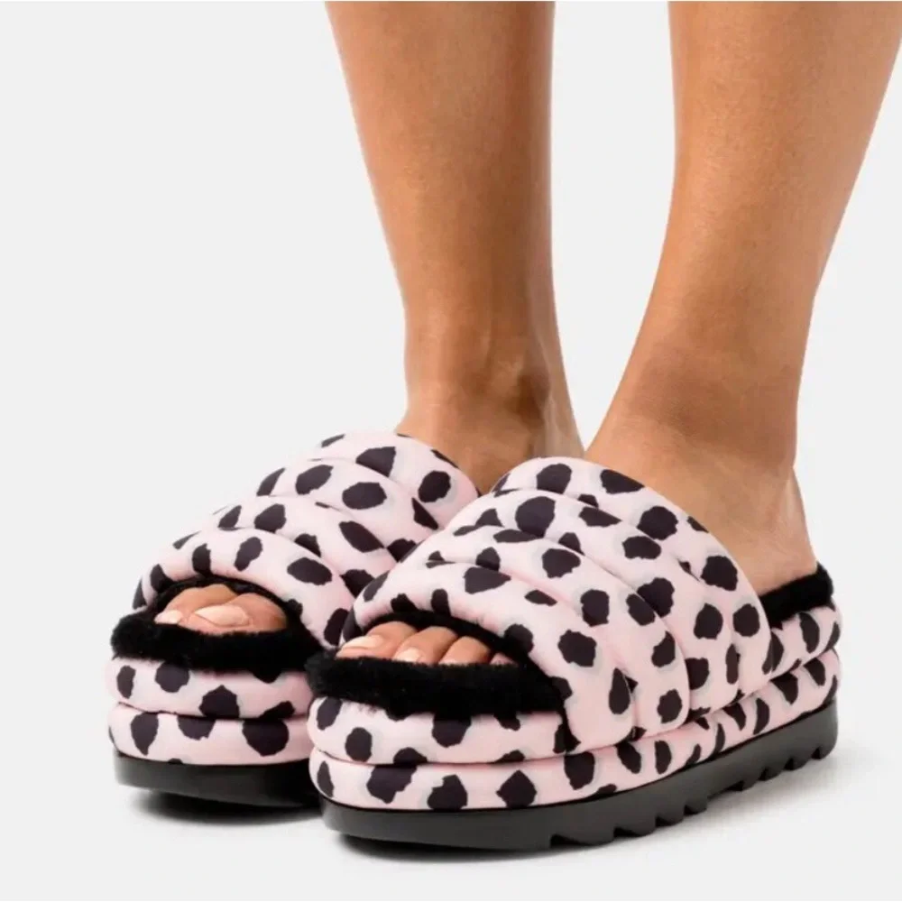 UGG Maxi Cheetah Print Slides